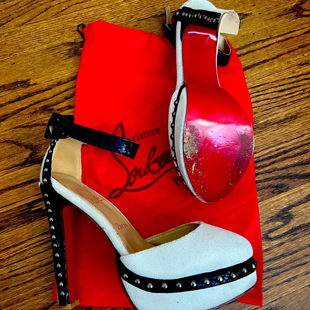Christian Louboutin - size 40 (9)